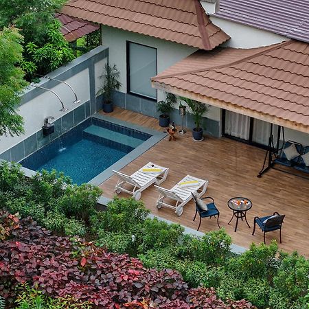 Anandam - A Luxury Resort In Удайпур Екстериор снимка