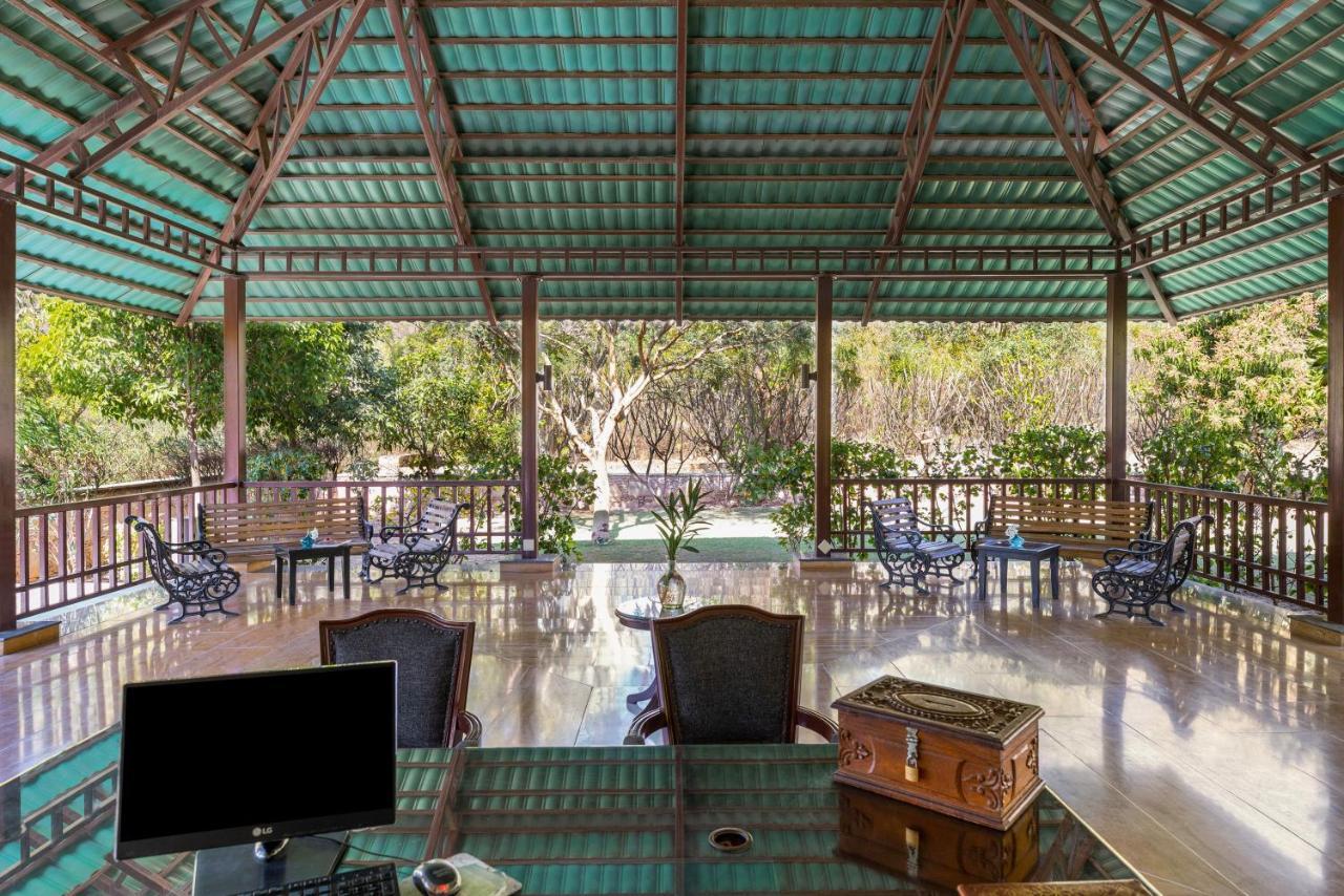 Anandam - A Luxury Resort In Удайпур Екстериор снимка