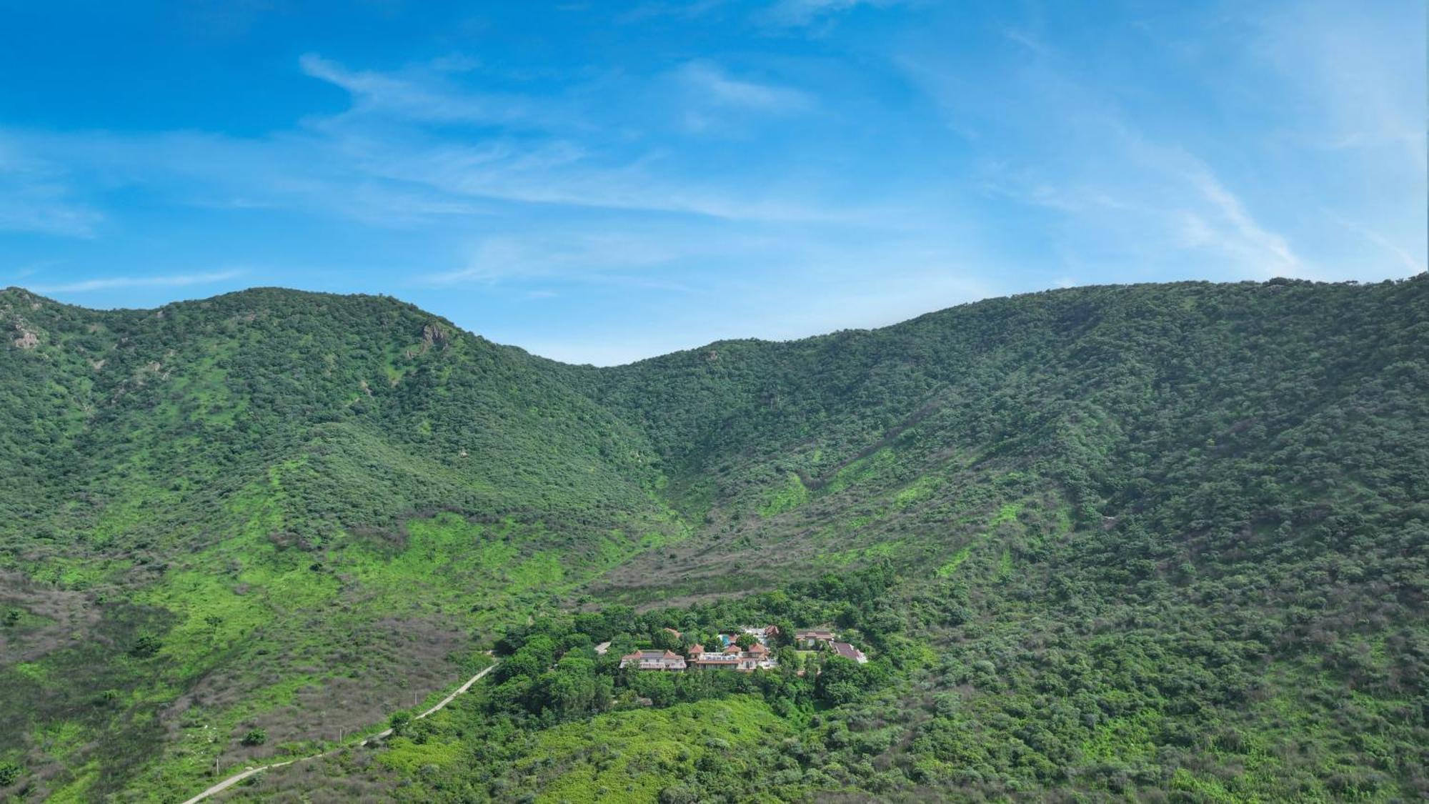 Anandam - A Luxury Resort In Удайпур Екстериор снимка