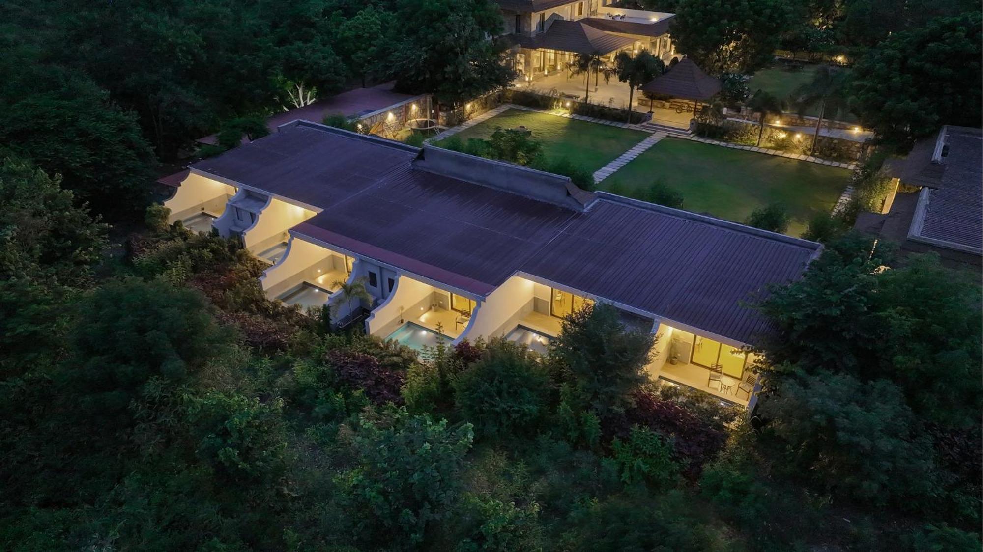 Anandam - A Luxury Resort In Удайпур Екстериор снимка
