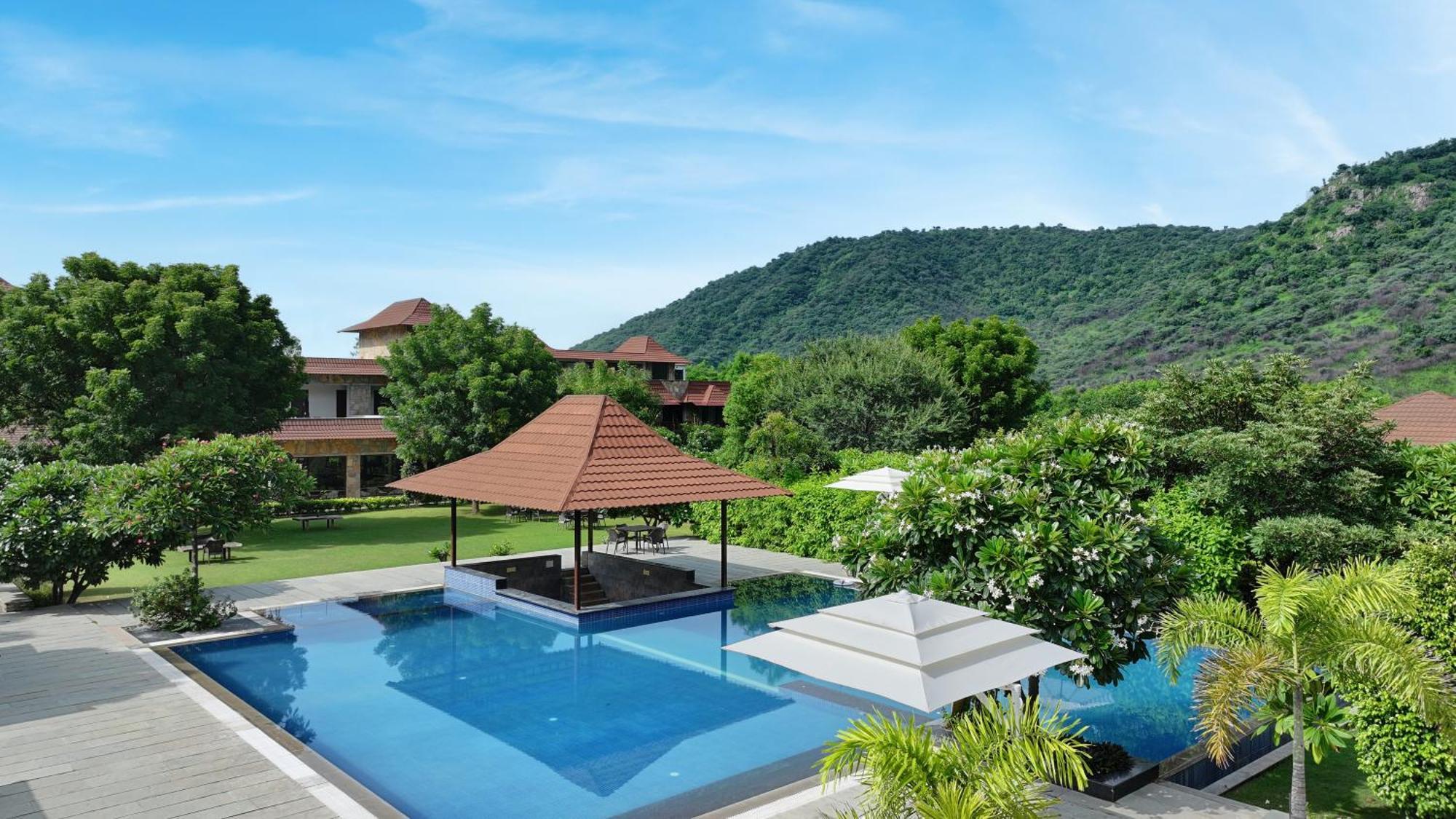 Anandam - A Luxury Resort In Удайпур Екстериор снимка