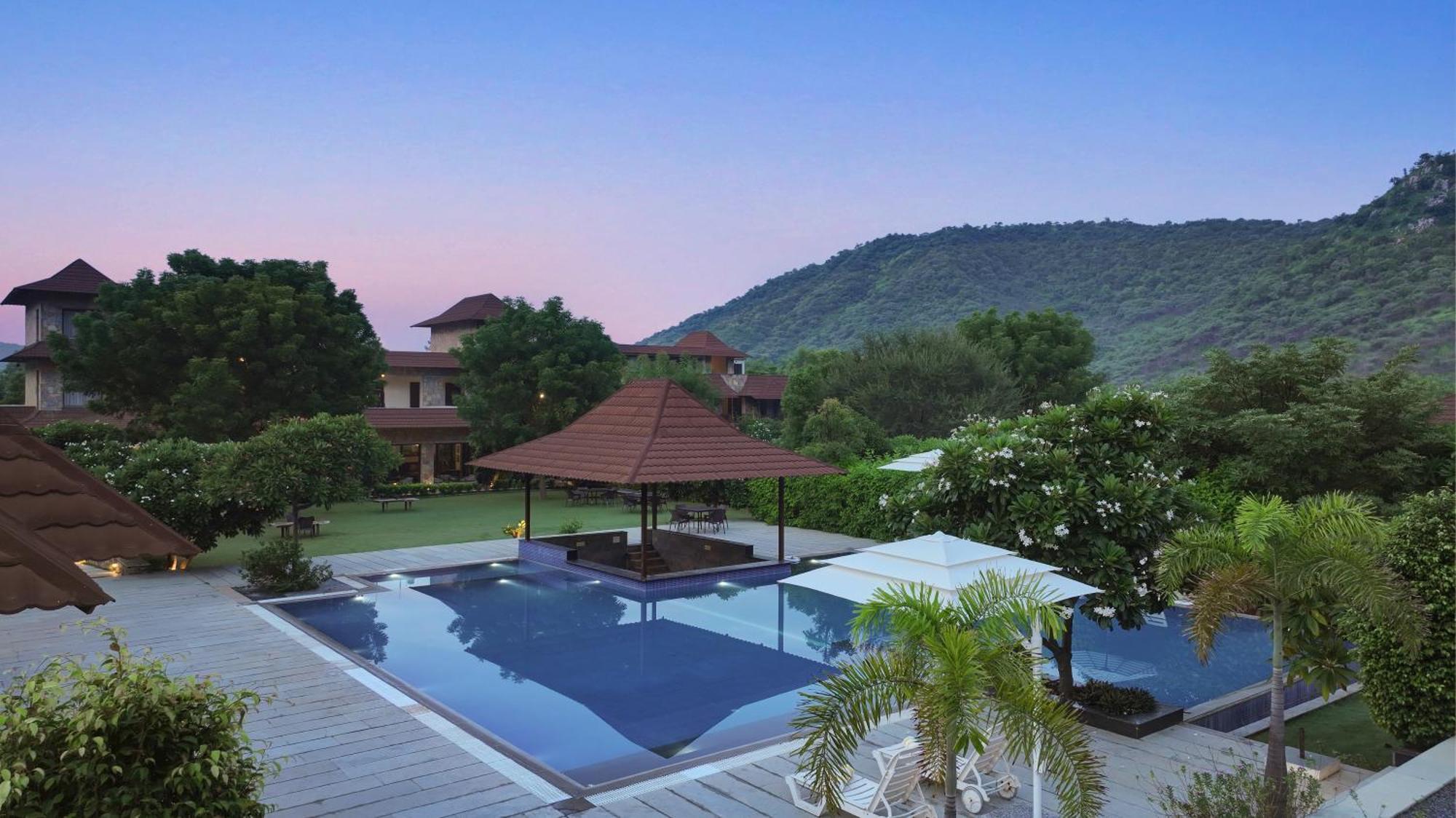 Anandam - A Luxury Resort In Удайпур Екстериор снимка