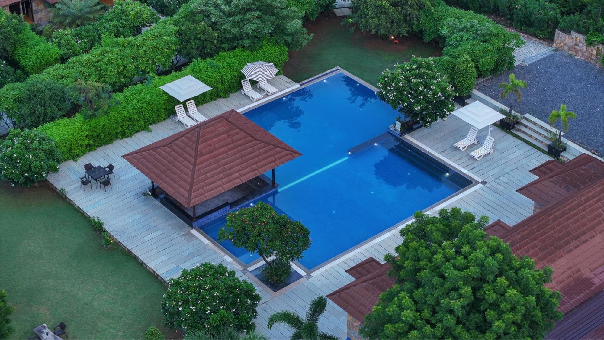 Anandam - A Luxury Resort In Удайпур Екстериор снимка