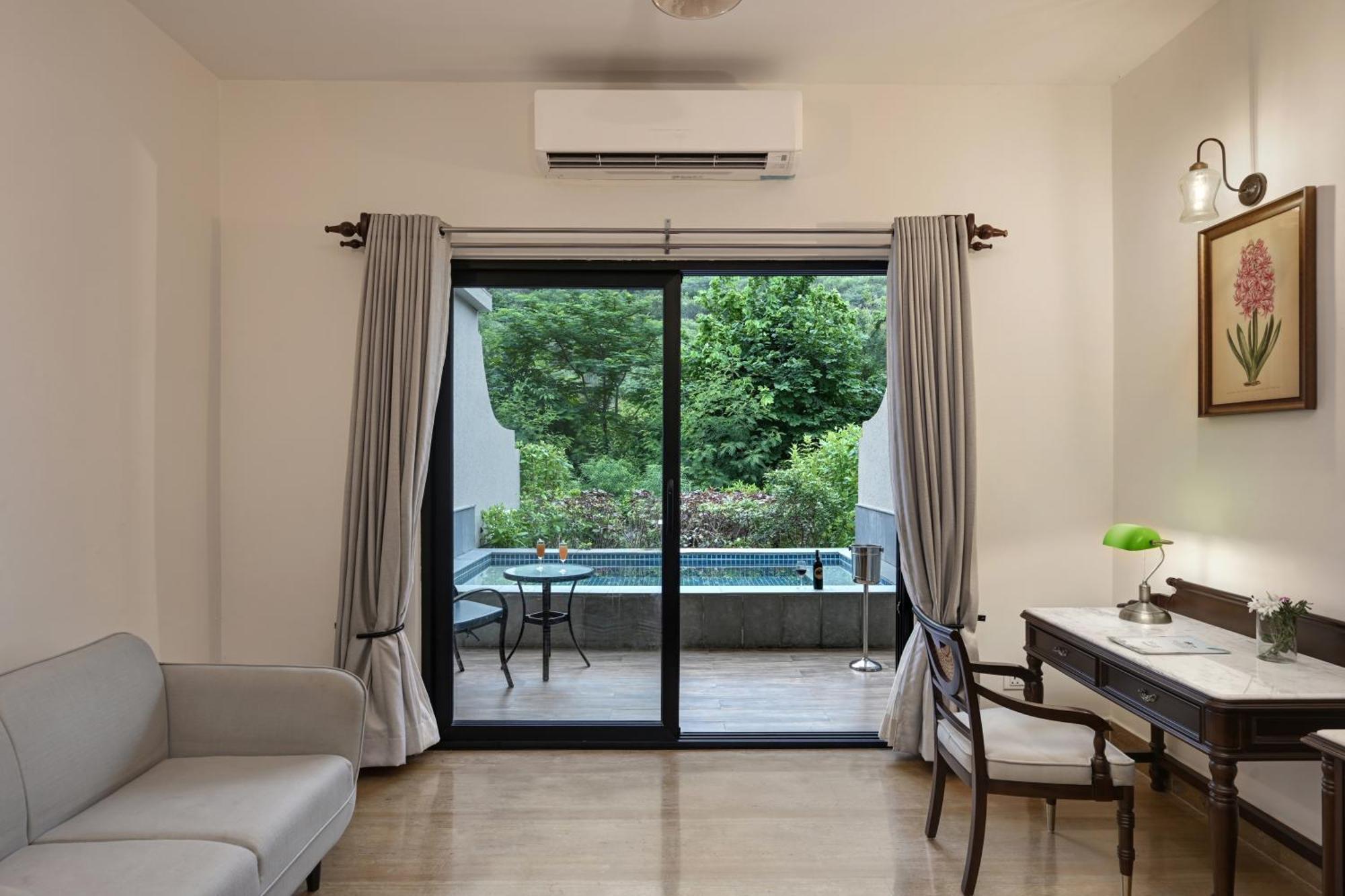Anandam - A Luxury Resort In Удайпур Екстериор снимка