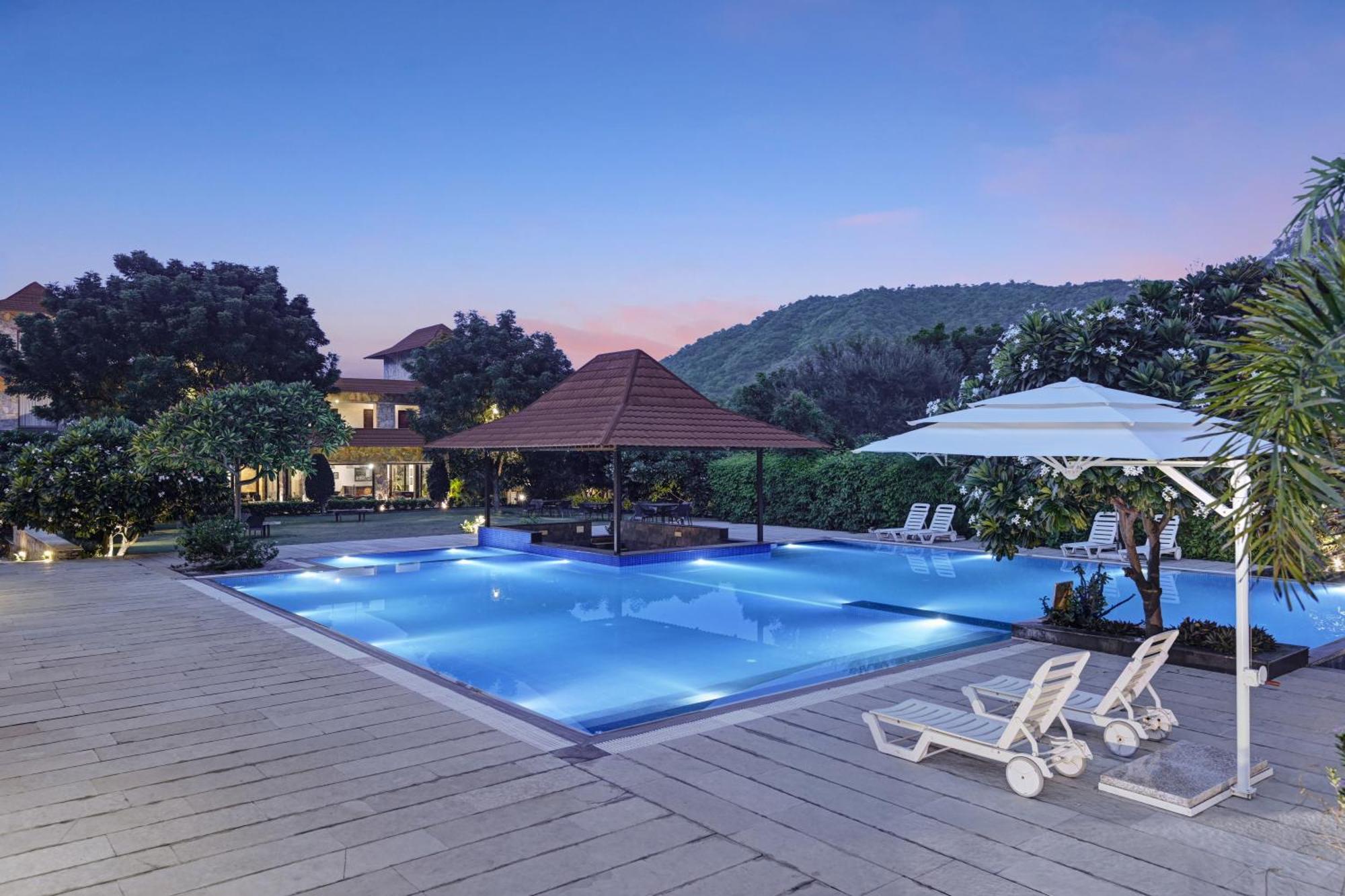 Anandam - A Luxury Resort In Удайпур Екстериор снимка