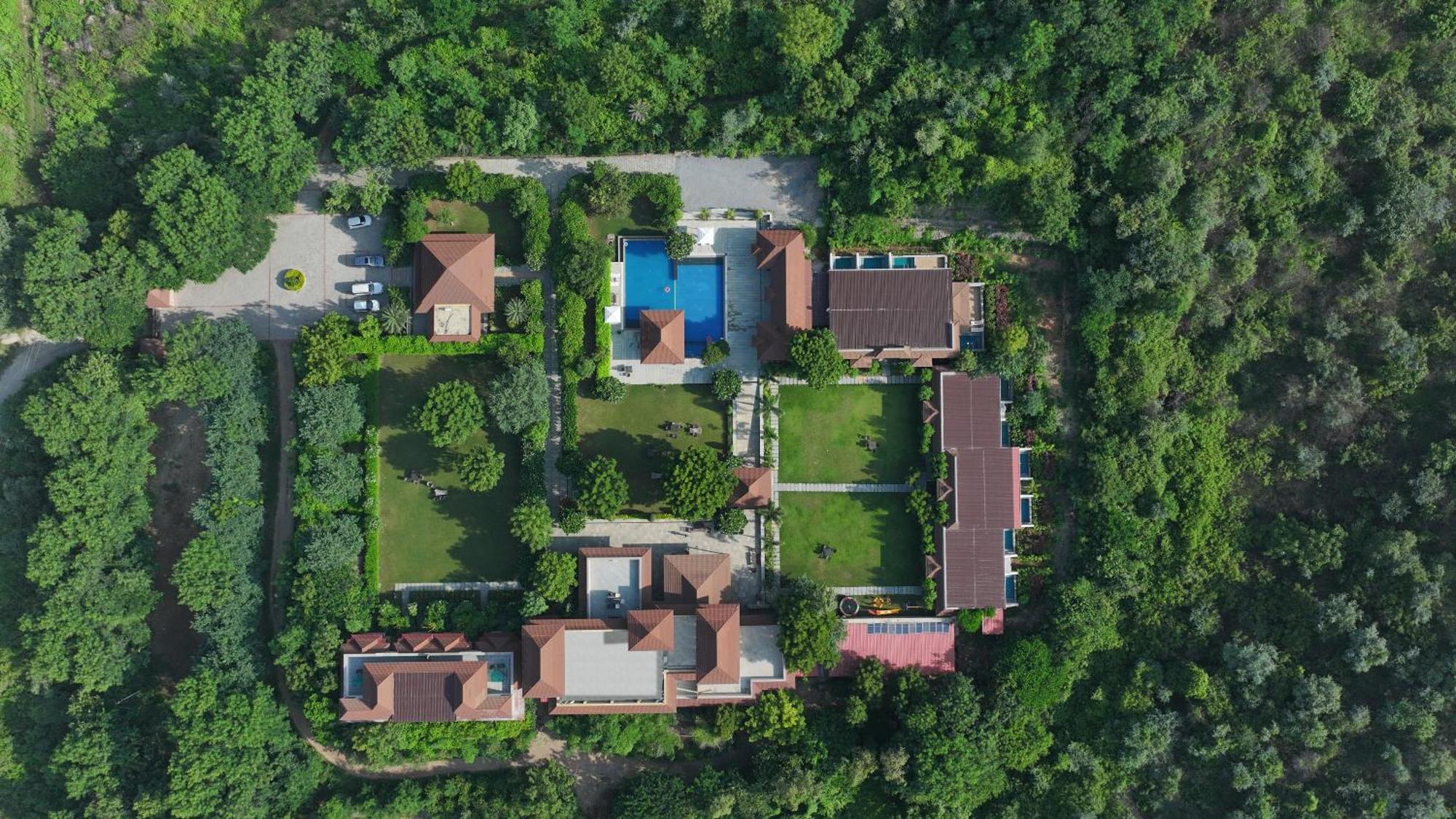 Anandam - A Luxury Resort In Удайпур Екстериор снимка