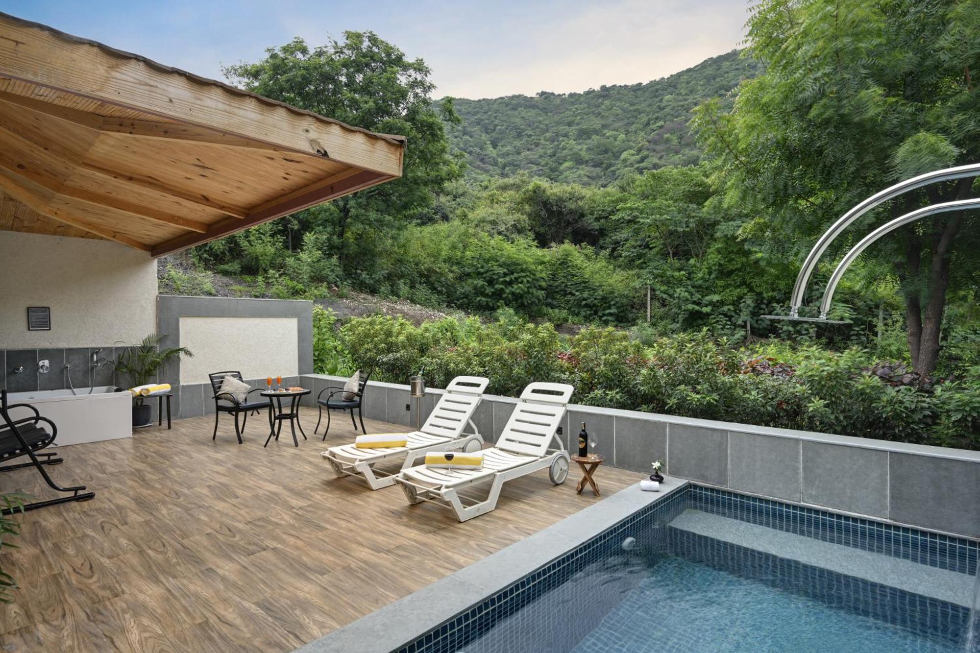 Anandam - A Luxury Resort In Удайпур Екстериор снимка