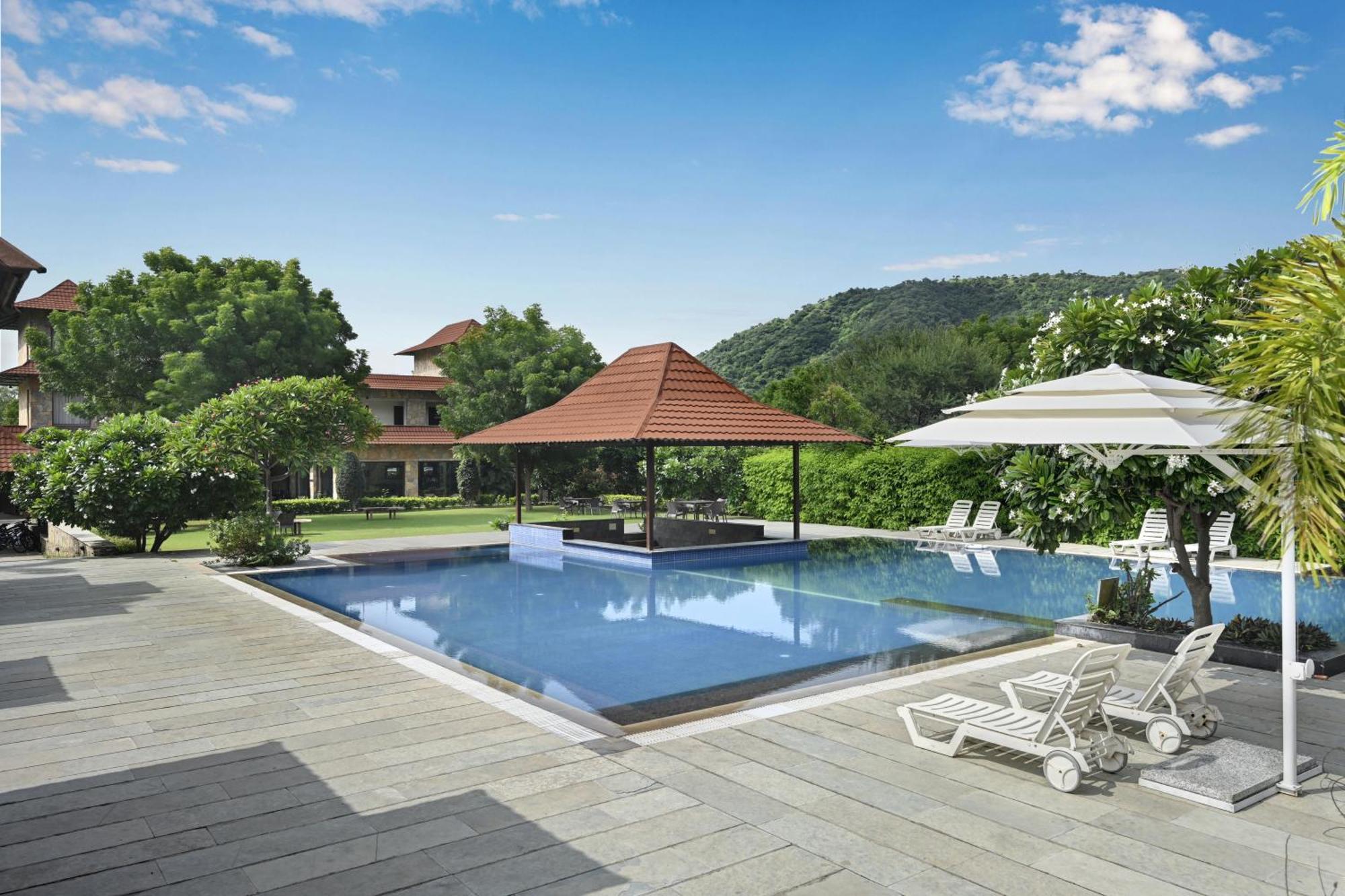 Anandam - A Luxury Resort In Удайпур Екстериор снимка