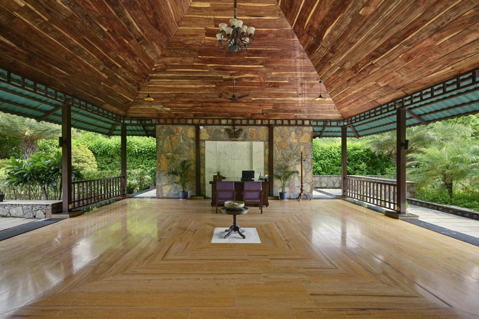 Anandam - A Luxury Resort In Удайпур Екстериор снимка