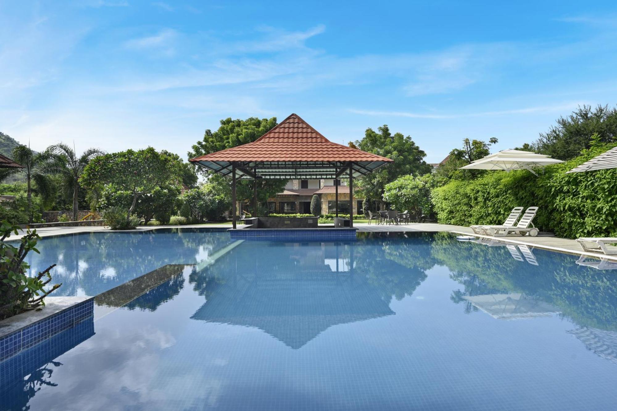 Anandam - A Luxury Resort In Удайпур Екстериор снимка